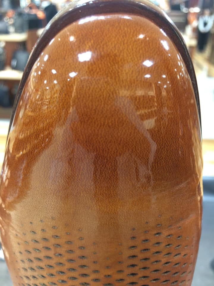 Wax Shoe Polish - Oil-Based Wax for True Mirror Gloss Without Cracks