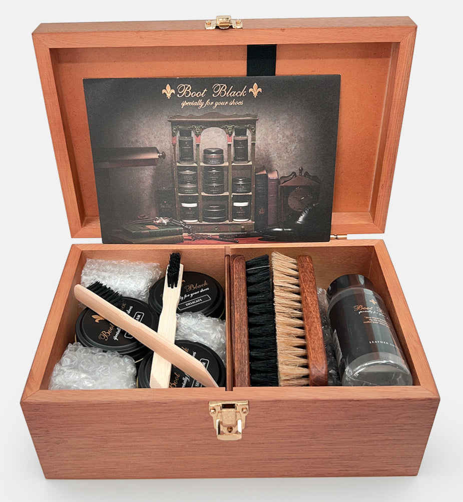 Balalaika Shoe Care Set