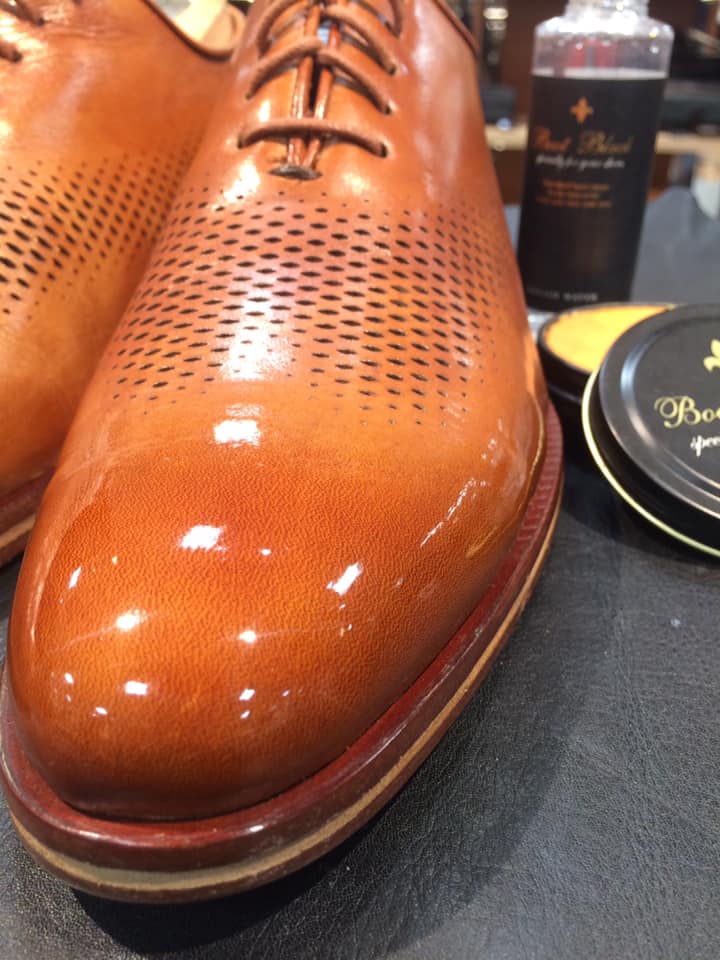 Wax Shoe Polish - Oil-Based Wax for True Mirror Gloss Without Cracks