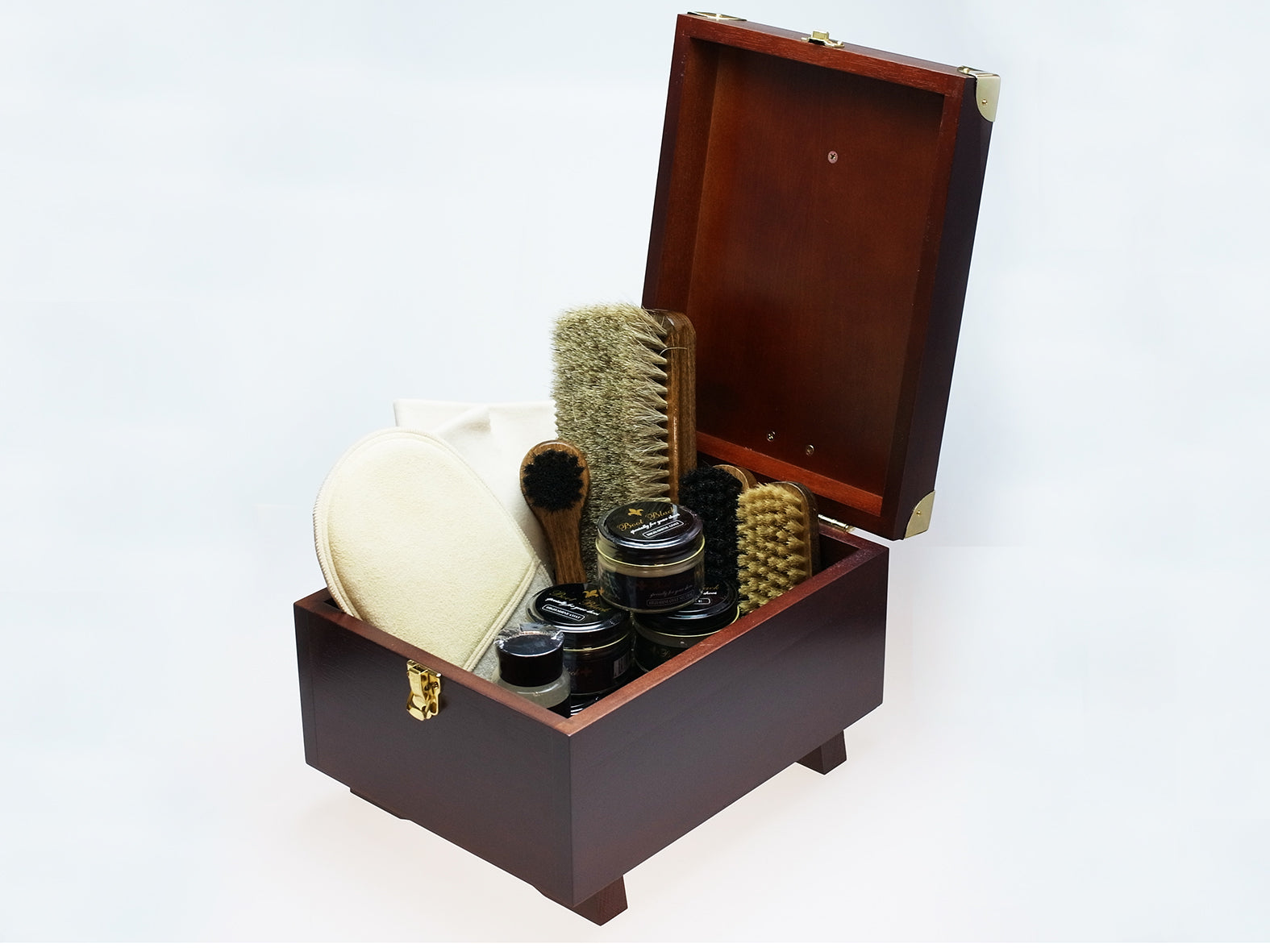 Cosmopolitan Shoe Care Gift Set